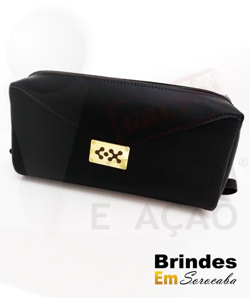 Necessaire em couro sintético